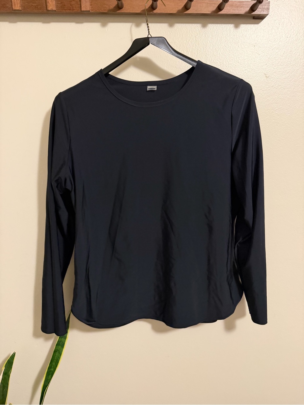 Old Navy Black Long-Sleeve Swim Coverup Top